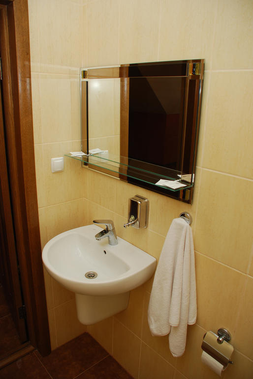 Hotel Yar Харков Стая снимка