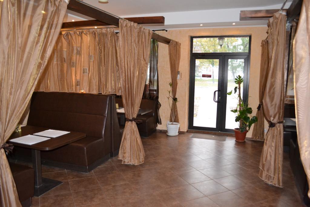 Hotel Yar Харков Екстериор снимка